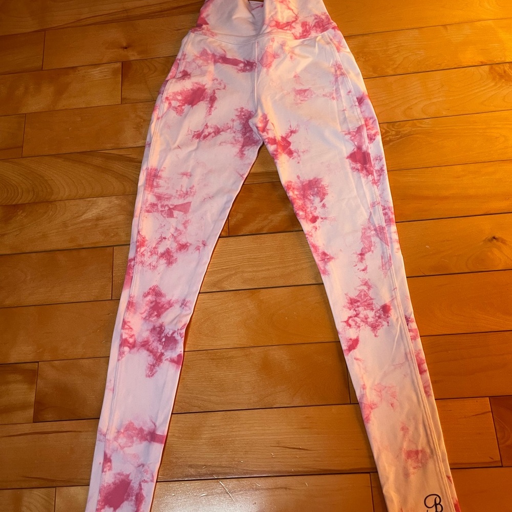 XS pink and white tie dye Bombshell leggings